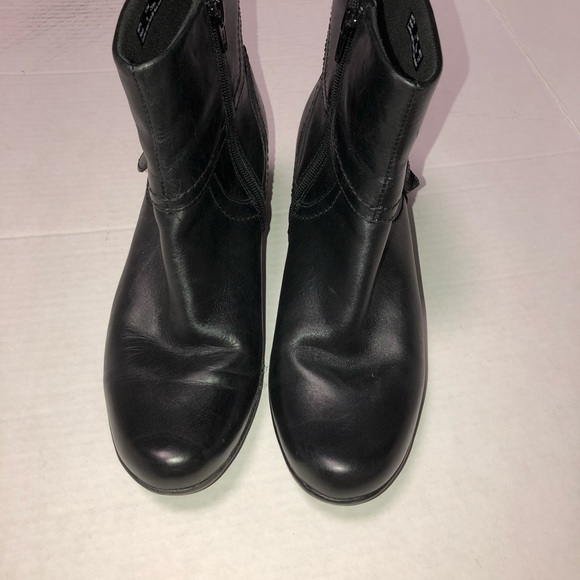 𝅺Clark’s black leather ankle boots booties size 9.5 - Picture 3 of 6